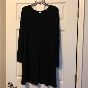 Old Navy long sleeve black shift dress